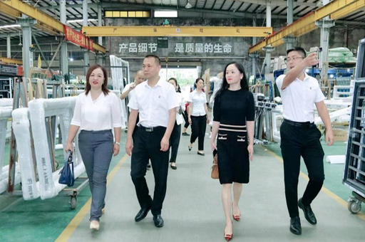 以匠心和精品制勝市場(chǎng)，新浪家居2022品質(zhì)門(mén)窗發(fā)現之旅走進(jìn)富軒全屋門(mén)窗